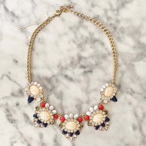 Stylish Gold Jewelery Fashion Bib Necklace